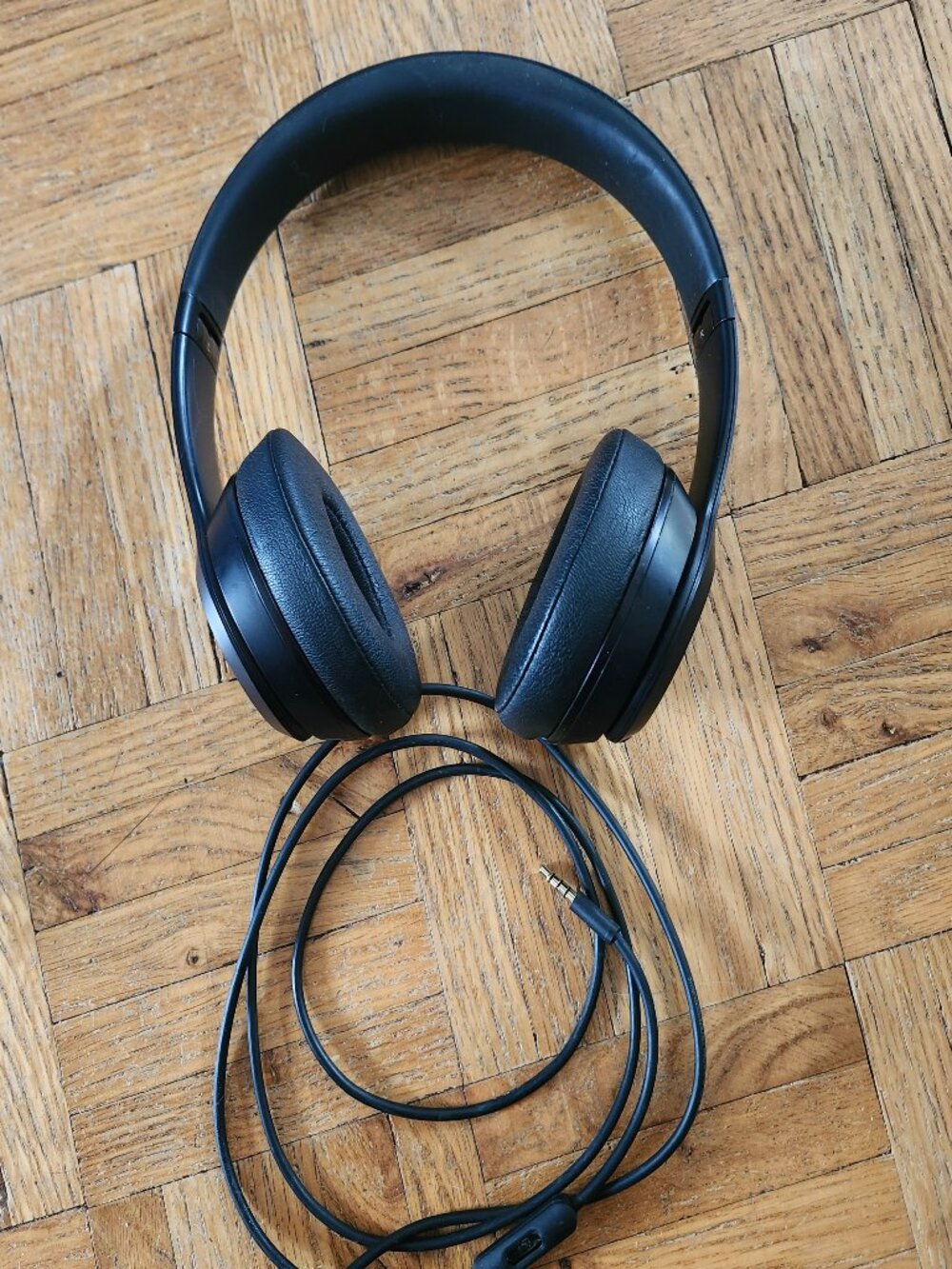 Beats Solo 3 Headphones Model A1796